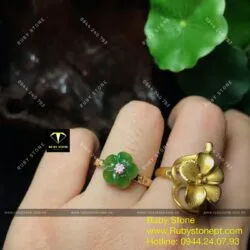 Nhẫn hoa mai Ngọc bích cách điệu, vàng 18k - Ảnh 2