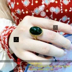Nhẫn ngọc bích Oval sẫm màu, vàng 18k - Ảnh 4