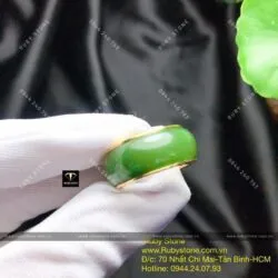 Nhẫn tròn ngọc bích Canada 2 viền trơn, vàng 18k