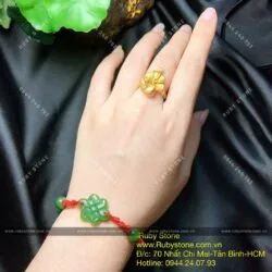 Vòng tay Đồng tâm kết Ngọc bích tết dây đỏ
