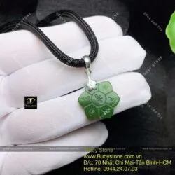 Mạn đà la khắc Lục tự minh chân ngôn Ngọc bích cho bé, KT 18mm