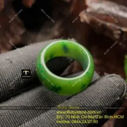 Nhẫn mo tròn Ngọc bích Canada xanh đậm, bản 10 ly