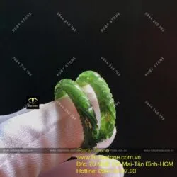Nhẫn cặp Ngọc bích chạm khắc hoa văn màu đậm - Ảnh 2
