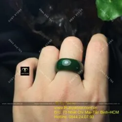Nhẫn mo tròn Ngọc bích Canada xanh đậm, bản 10 ly