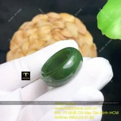 Nhẫn tròn Ngọc bích 8 ly sẫm màu - Hình ảnh 3