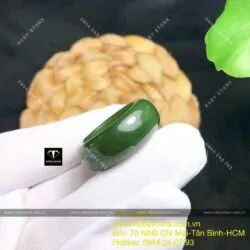 Nhẫn tròn Ngọc bích 8 ly sẫm màu