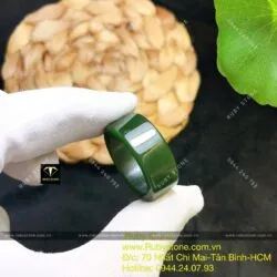 Nhẫn ngọc bích Canada xanh lý đậm, bản vuông 8 ly