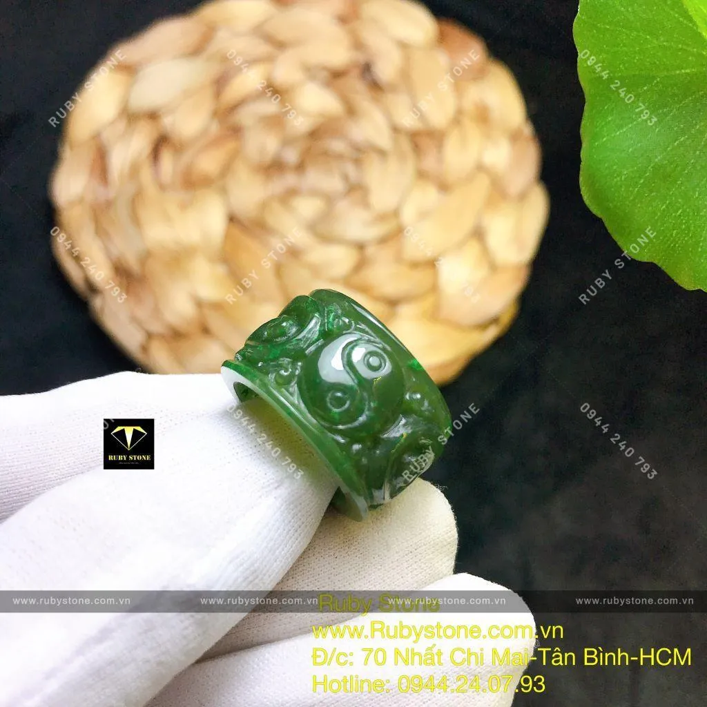 Nhẫn ngọc bích Canada khắc hoa văn Âm-Dương (Yin - Yang) Nhẫn ngọc bích Canada khắc hoa văn Âm-Dương (Yin - Yang) - Ảnh 5