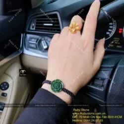 Vòng hoa mẫu đơn Ngọc bích tết tay - Hình ảnh 6