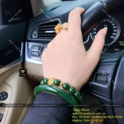 Bộ sản phẩm vòng bản tròn và vòng chuỗi Ngọc bích mix charm vàng 24k - Hình ảnh 3