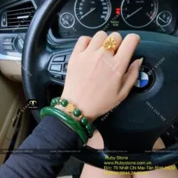Bộ sản phẩm vòng bản tròn và vòng chuỗi Ngọc bích mix charm vàng 24k - Hình ảnh 2