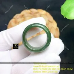Nhẫn tròn Ngọc bích 8 ly sẫm màu - Hình ảnh 2