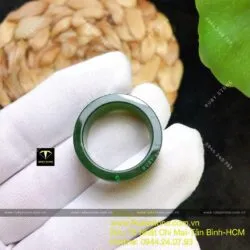 Nhẫn ngọc bích Canada xanh lý đậm, bản vuông 8 ly - Hình ảnh 4