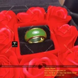 Nhẫn ngọc bích Canada mo tròn 8 ly xanh lá, vàng 10k