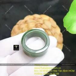Nhẫn vuông Ngọc bích sẫm màu, bản 10 ly - Hình ảnh 5
