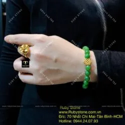 Vòng tay ngọc bích Canada bông lý xanh 8 ly, mix charm Đồng tâm kết vàng 24k - Hình ảnh 2