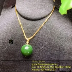 Mặt dây chuyền Trái châu Ngọc bích, vàng 18k