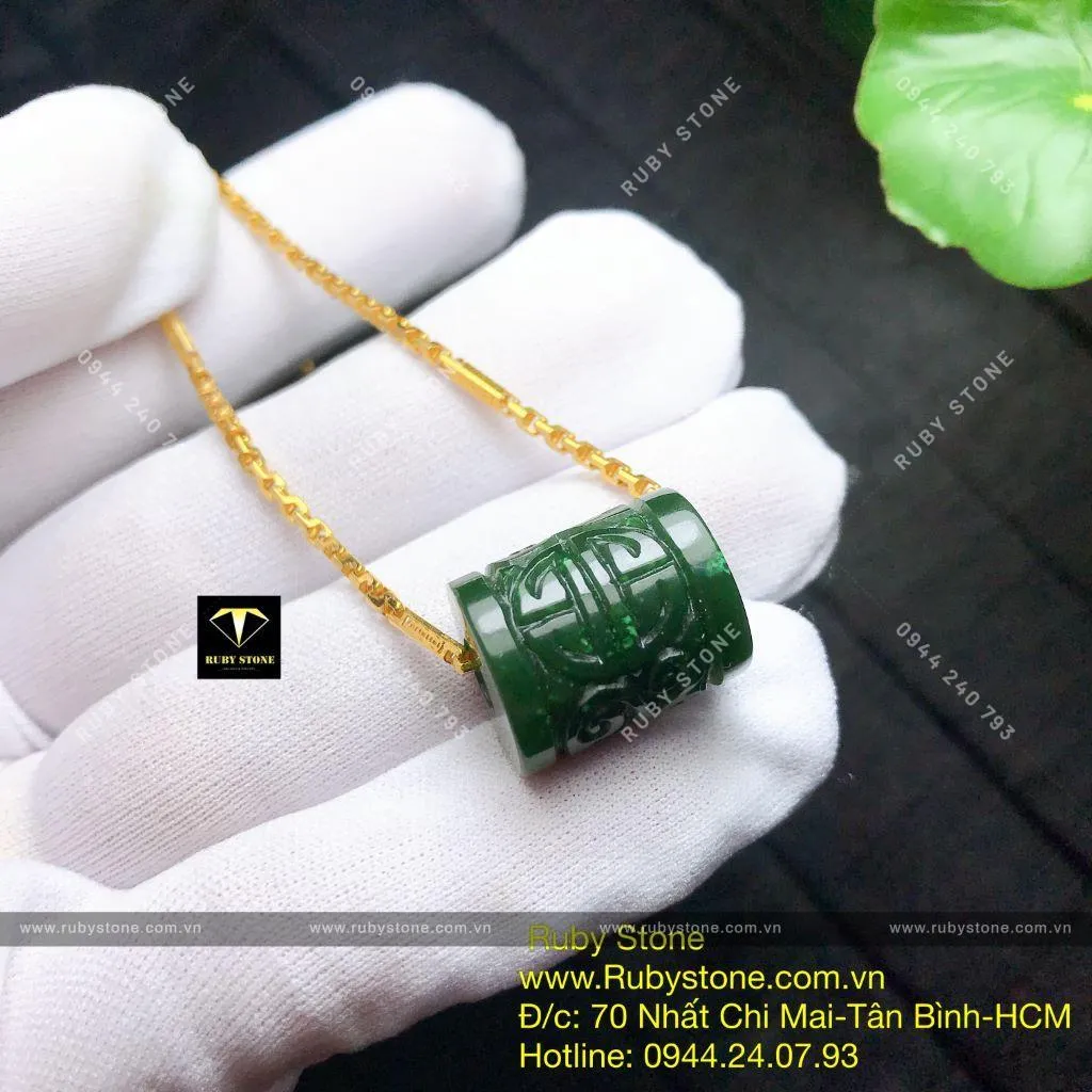 Lu thống ngọc bích Canada chạm khắc tinh xảo Lu thống ngọc bích Canada chạm khắc tinh xảo