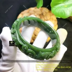 Vòng ngọc bích Canada chạm Hoa mai như ý, ni tay 55mm - Hình ảnh 5