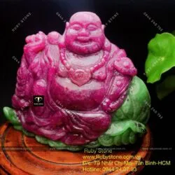 Tác phẩm tượng phật Di Lặc vác túi tiền đá quý Ruby Nam Phi