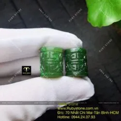 Lu thống ngọc bích Canada chạm khắc tinh xảo Lu thống ngọc bích Canada chạm khắc tinh xảo