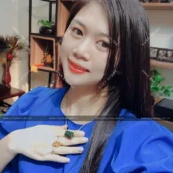 Lu thống ngọc bích Canada chạm khắc tinh xảo Lu thống ngọc bích Canada chạm khắc tinh xảo