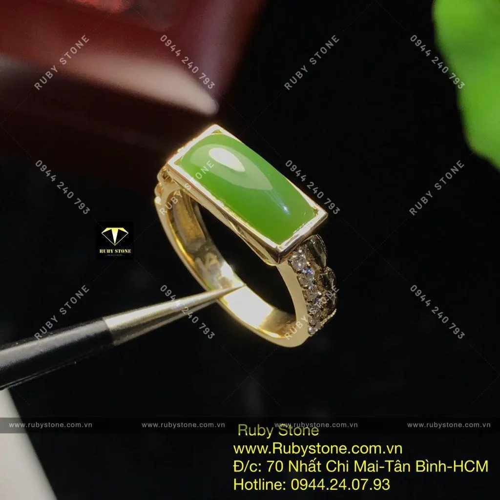 Nhẫn yên ngựa mảnh ngọc bích Canada, vàng 10k Nhẫn yên ngựa mảnh ngọc bích Canada, vàng 10k
