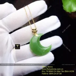 Mặt dây chuyền Trăng khuyết Ngọc bích, móc vàng 18k - Hình ảnh 3