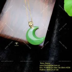 Mặt dây chuyền Trăng khuyết Ngọc bích, móc vàng 18k