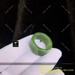 Nhẫn vuông Ngọc bích Canada xanh lý