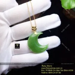 Mặt dây chuyền Trăng khuyết Ngọc bích, móc vàng 18k - Hình ảnh 4