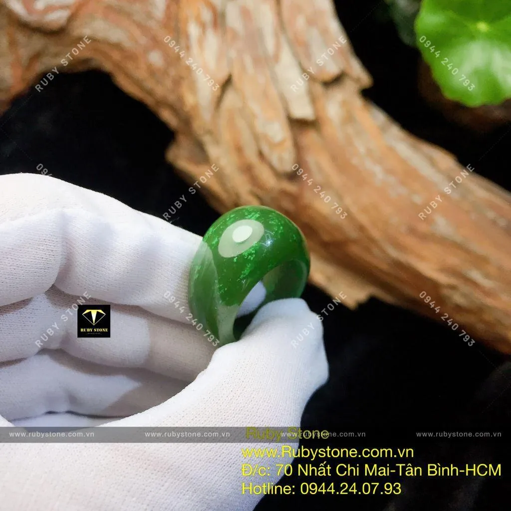 Nhẫn yên ngựa cách điệu ngọc bích Canada Nhẫn yên ngựa cách điệu ngọc bích Canada - Ảnh 5