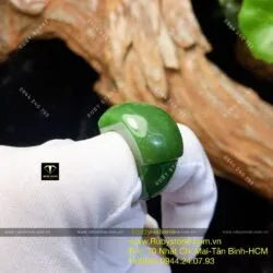 Nhẫn yên ngựa bản liền Ngọc bích Canada Nhẫn yên ngựa bản liền Ngọc bích Canada