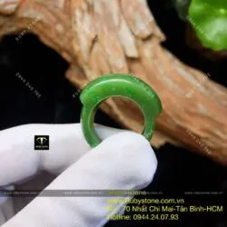 Nhẫn yên ngựa bản liền Ngọc bích Canada Nhẫn yên ngựa bản liền Ngọc bích Canada