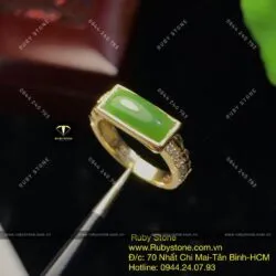 Nhẫn yên ngựa mảnh ngọc bích Canada, vàng 10k Nhẫn yên ngựa mảnh ngọc bích Canada, vàng 10k