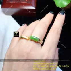 Nhẫn yên ngựa mảnh ngọc bích Canada, vàng 10k Nhẫn yên ngựa mảnh ngọc bích Canada, vàng 10k