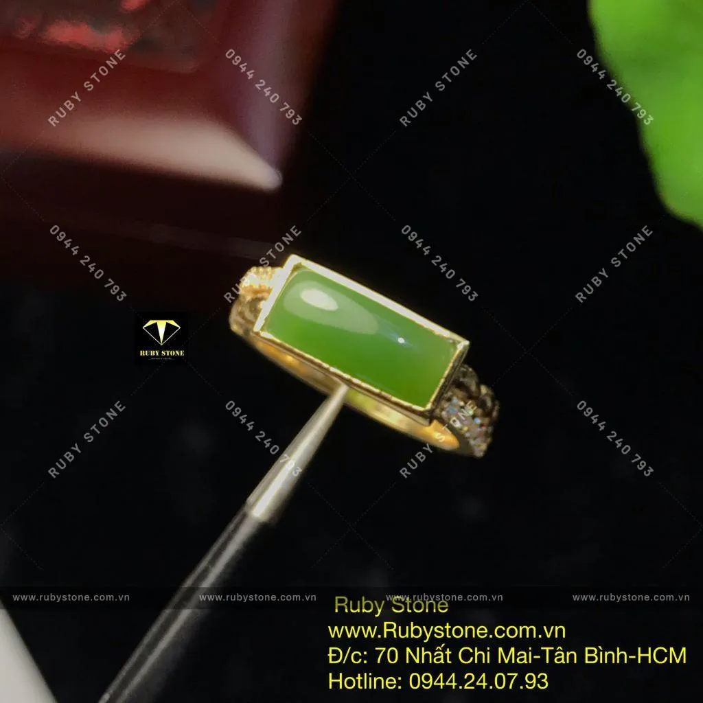 Nhẫn yên ngựa mảnh ngọc bích Canada, vàng 10k Nhẫn yên ngựa mảnh ngọc bích Canada, vàng 10k - Ảnh 3