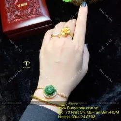 Lắc hoa mẫu đơn ngọc bích Canada, vàng 18k - Hình ảnh 5