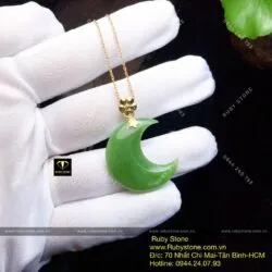 Mặt dây chuyền Trăng khuyết Ngọc bích, móc vàng 18k - Hình ảnh 5