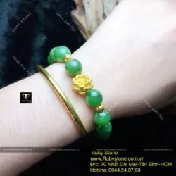 Vòng ngọc bích Canada 10 ly mix charm vàng hoa sen 24k - Hình ảnh 3