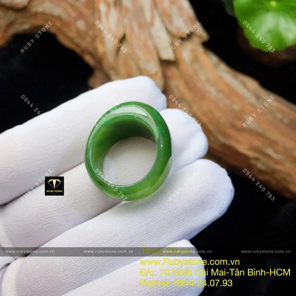 Nhẫn yên ngựa cách điệu ngọc bích Canada Nhẫn yên ngựa cách điệu ngọc bích Canada - Ảnh 3