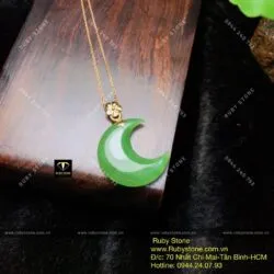 Mặt dây chuyền Trăng khuyết Ngọc bích, móc vàng 18k - Hình ảnh 8