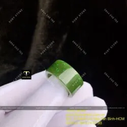 Nhẫn vuông Ngọc bích Canada xanh lý