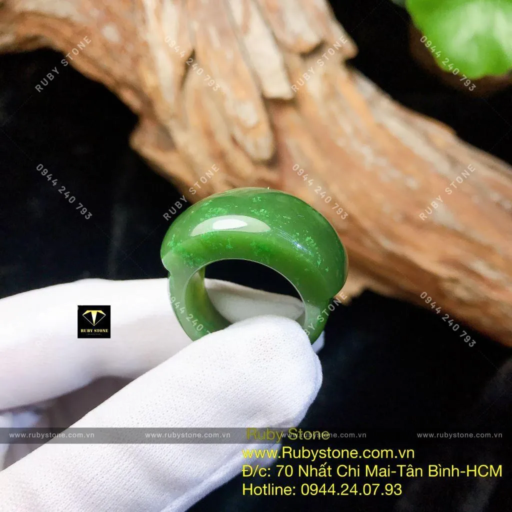 Nhẫn yên ngựa bản liền Ngọc bích Canada Nhẫn yên ngựa bản liền Ngọc bích Canada - Ảnh 3
