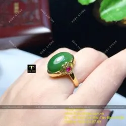 Nhẫn Oval ngọc bích đính 2 hột đỏ, vàng 10k - Ảnh 2