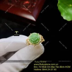 Nhẫn hoa mẫu đơn Ngọc bích, viền tấm trắng có lá, vàng 10k