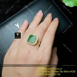 Nhẫn cỏ 4 cánh Ngọc bích dáng tròn, vàng 10k