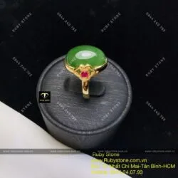 Nhẫn Oval ngọc bích đính 2 hột đỏ, vàng 10k - Ảnh 3