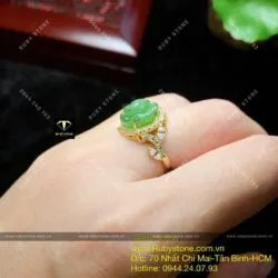 Nhẫn hoa mẫu đơn Ngọc bích, viền tấm trắng có lá, vàng 10k