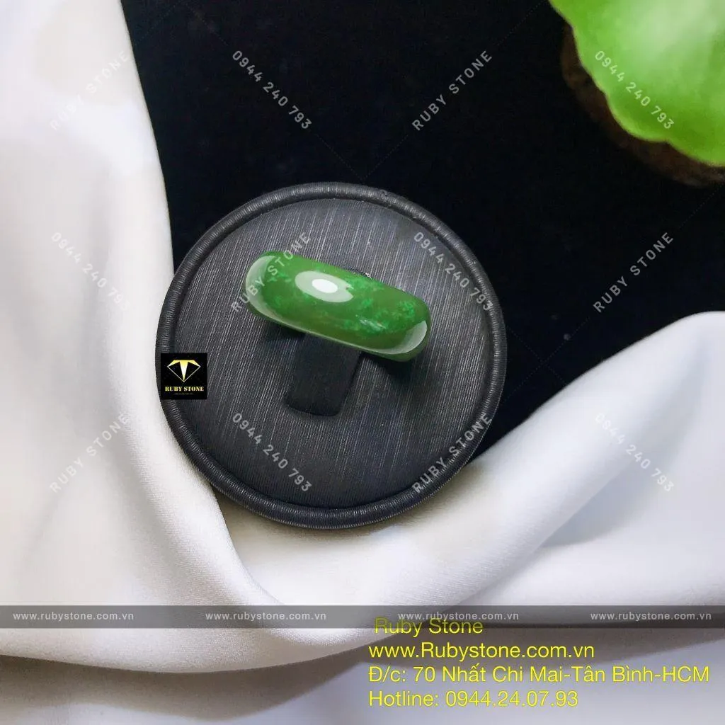 Nhẫn ngọc bích Canada xanh lá 8,5mm Nhẫn ngọc bích Canada xanh lá 8,5mm - Ảnh 2